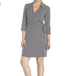 Laundry By Shelli Segal Black and White Patterned Mini Wrap Shirt Dress